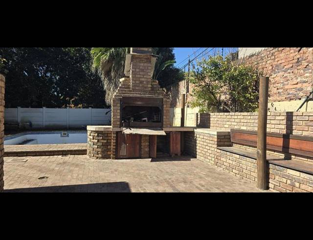 5 BEDROOM HOUSE FOR SALE IN ELARDUSPARK